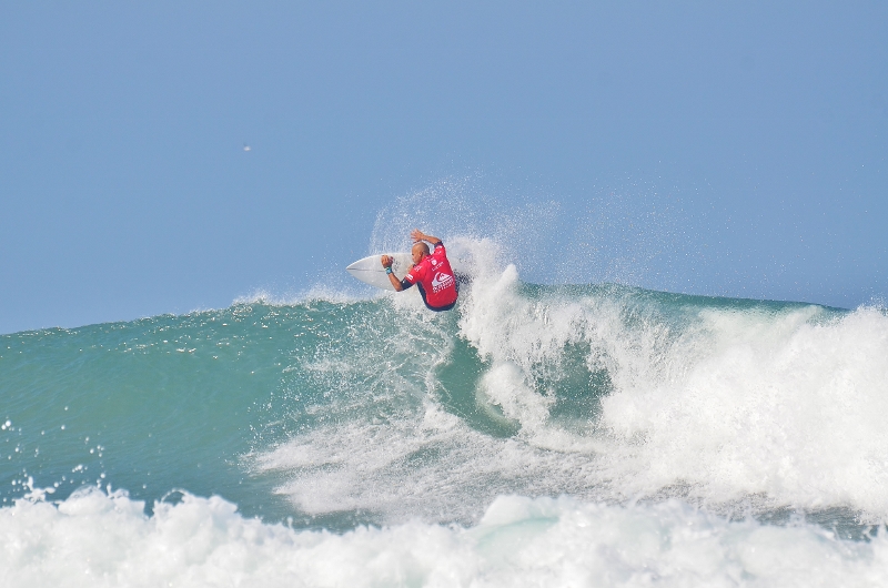 secret_wave_surfcamp_kelly_slater_2014-800x530